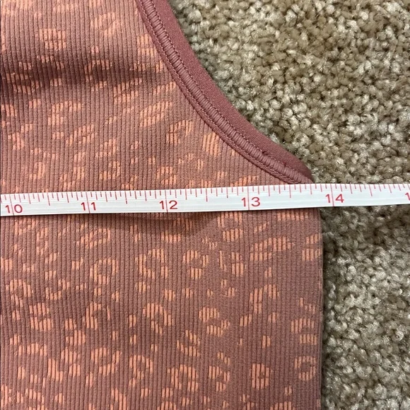 Athleta Aurora Crop Rib Tank Camisole Leopard Print V-Neck Tank Top Size Medium - Picture 7 of 8